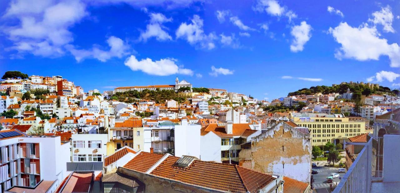 Amazing Downtown Apt With Small Balcony With View Over The Castle Lisbona Esterno foto