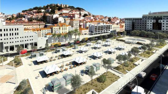 Amazing Downtown Apt With Small Balcony With View Over The Castle Lisbona Esterno foto